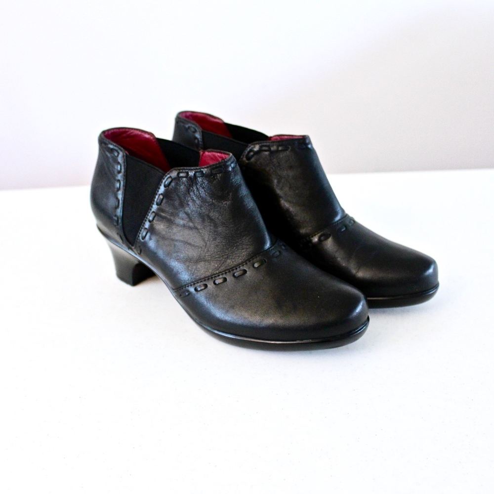 Abeo black ankle boots! :)
